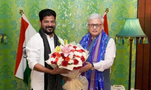 Telangana : सीएम रेवंत रेड्डी ने राज्यपाल जिष्णु देव वर्मा से मुलाकात की