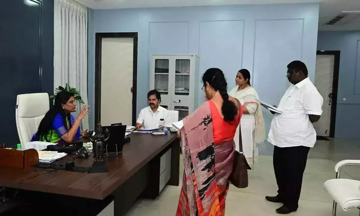 Andhra: अधिकारियों को पीडीएस चावल की पारदर्शी आपूर्ति सुनिश्चित करने के निर्देश Andhra: अधिकारियों को पीडीएस चावल की पारदर्शी आपूर्ति सुनिश्चित करने के निर्देश