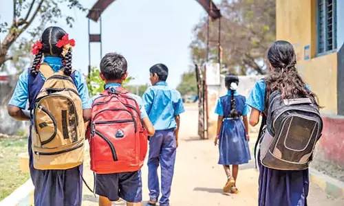 Telangana : आगामी नया शैक्षणिक वर्ष महत्वपूर्ण निर्णयों का समय Telangana : आगामी नया शैक्षणिक वर्ष महत्वपूर्ण निर्णयों का समय