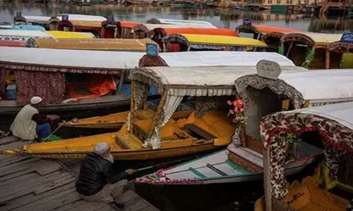 सीमा पर तनाव के कारण 90 % पर्यटकों ने उत्तर भारत की यात्रा रद्द कर दी सीमा पर तनाव के कारण 90 % पर्यटकों ने उत्तर भारत की यात्रा रद्द कर दी