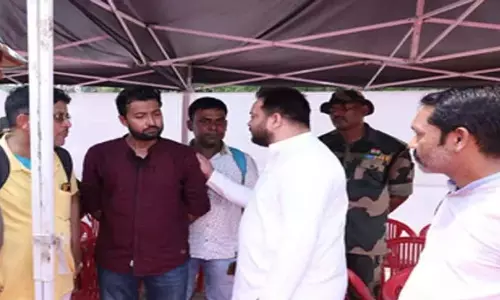 Operation Sindoor:  तेजस्वी यादव ने बीएसएफ के शहीद मोहम्मद इम्तियाज को श्रद्धांजलि दी