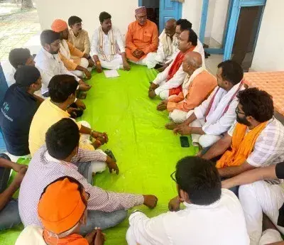 Ballia: भाजपा कार्यकर्ताओं में जोश भरते नजर आए अरुण सिंह बंटू Ballia: भाजपा कार्यकर्ताओं में जोश भरते नजर आए अरुण सिंह बंटू