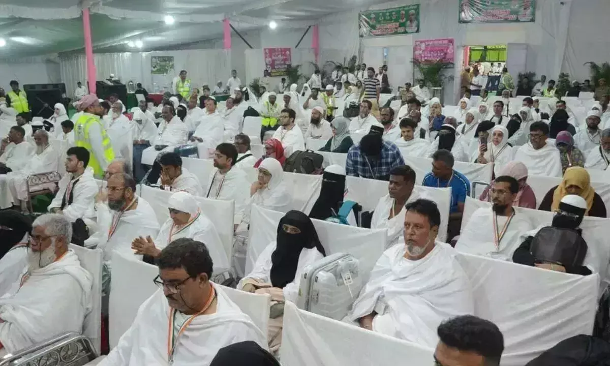 Telangana: इस साल हज यात्रियों की संख्या में ‘फर्जी खबरों’ के कारण गिरावट Telangana: इस साल हज यात्रियों की संख्या में ‘फर्जी खबरों’ के कारण गिरावट