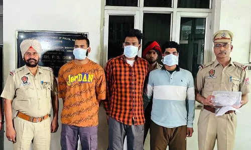 Amritsar: युवक की हत्या के मामले में तीन गिरफ्तार Amritsar: युवक की हत्या के मामले में तीन गिरफ्तार