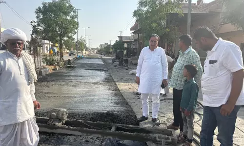 Jaipur : संसदीय कार्य मंत्री ने जोधपुर के मोगड़ा कलां में सड़क निर्माण कार्य का किया निरीक्षण Jaipur : संसदीय कार्य मंत्री ने जोधपुर के मोगड़ा कलां में सड़क निर्माण कार्य का किया निरीक्षण