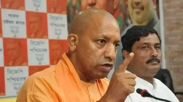 Lucknow: निजीकरण की नीति पर सवाल, यूपी में लागू करने से पहले सोचने की सलाह Lucknow: निजीकरण की नीति पर सवाल, यूपी में लागू करने से पहले सोचने की सलाह