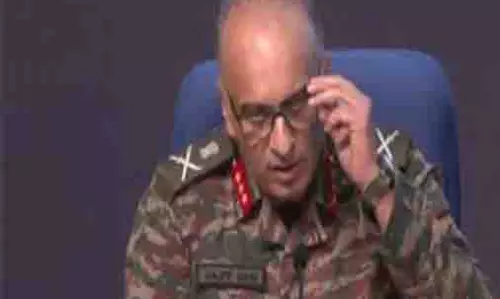 DGMO लेफ्टिनेंट जनरल घई ने भारत की वायु रक्षा की मजबूती पर क्रिकेट का दिया उदाहरण DGMO लेफ्टिनेंट जनरल घई ने भारत की वायु रक्षा की मजबूती पर क्रिकेट का दिया उदाहरण