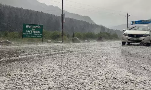 Kashmir के कुछ हिस्सों में ओलावृष्टि, तूफान Kashmir के कुछ हिस्सों में ओलावृष्टि, तूफान