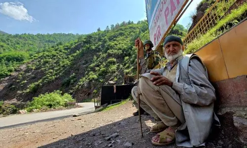 युद्ध विराम से Uri में राहत मिली, बंदूकें शांत हुईं युद्ध विराम से Uri में राहत मिली, बंदूकें शांत हुईं
