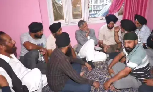 सरकार को गोलाबारी पीड़ितों को नौकरी और राहत मुहैया करानी चाहिए: MP सरकार को गोलाबारी पीड़ितों को नौकरी और राहत मुहैया करानी चाहिए: MP
