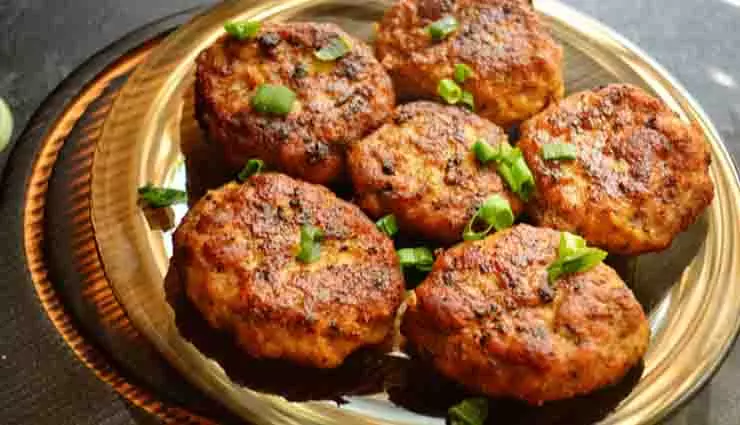 Sprouts Tikki: स्वाद और सेहत दोनों का ख्याल रखने वालों के लिए यह डिश है परफेक्ट ऑप्शन Sprouts Tikki: स्वाद और सेहत दोनों का ख्याल रखने वालों के लिए यह डिश है परफेक्ट ऑप्शन