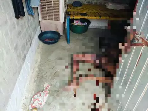 नग्न कर हत्या!, कमरे में मिली लाश से बह रहा था खून नग्न कर हत्या!, कमरे में मिली लाश से बह रहा था खून