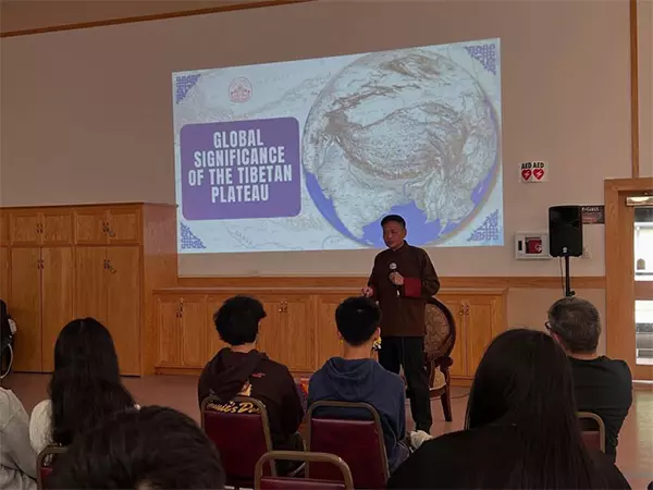 सिक्योंग पेनपा त्सेरिंग ने Tibetan युवाओं से बातचीत की, चीनी उत्पीड़न के खिलाफ एकजुटता का आह्वान किया सिक्योंग पेनपा त्सेरिंग ने Tibetan युवाओं से बातचीत की, चीनी उत्पीड़न के खिलाफ एकजुटता का आह्वान किया
