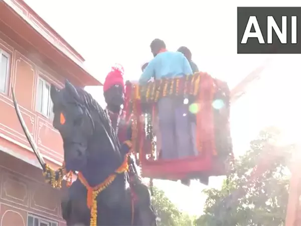 राजस्थान राज्यपाल ने Jaipur के राजभवन में संभाजी महाराज को श्रद्धांजलि दी राजस्थान राज्यपाल ने Jaipur के राजभवन में संभाजी महाराज को श्रद्धांजलि दी
