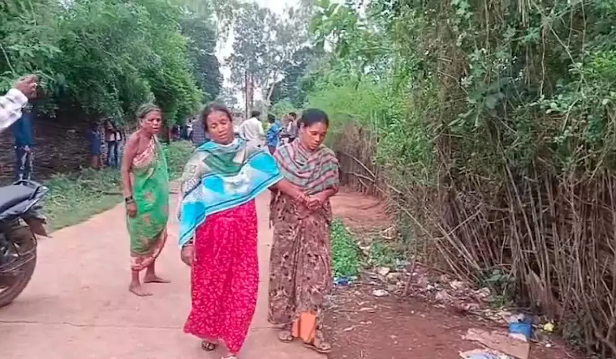 Odisha : आंध्र प्रदेश में दो ओडिशावासियों की उनके भाई-बहनों ने हत्या कर दी Odisha : आंध्र प्रदेश में दो ओडिशावासियों की उनके भाई-बहनों ने हत्या कर दी