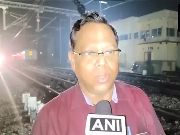 Odisha: आंधी के कारण बिजली का टावर गिरने से भद्रक में ट्रेन सेवाएं बाधित Odisha: आंधी के कारण बिजली का टावर गिरने से भद्रक में ट्रेन सेवाएं बाधित