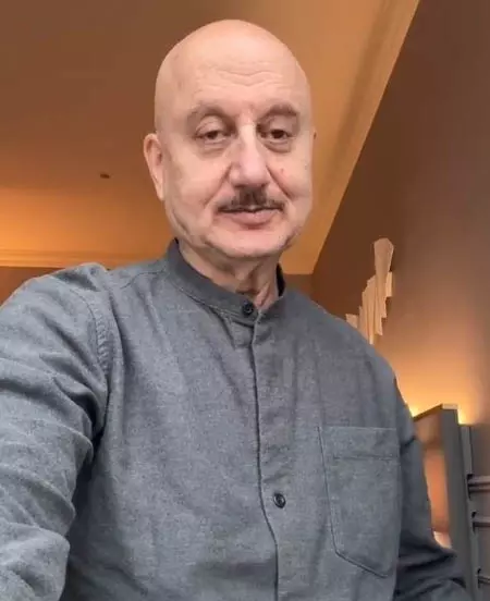‘तन्वी द ग्रेट’ वर्ल्ड प्रीमियर के लिए फ्रांस पहुंचे अनुपम खेर, वीडियो में शेयर की झलक ‘तन्वी द ग्रेट’ वर्ल्ड प्रीमियर के लिए फ्रांस पहुंचे अनुपम खेर, वीडियो में शेयर की झलक