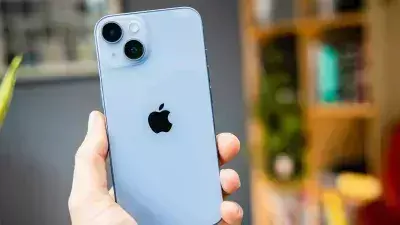 iPhone 15 256GB की फिर से गिरी कीमत, सस्ते में खरीदने का मौका iPhone 15 256GB की फिर से गिरी कीमत, सस्ते में खरीदने का मौका