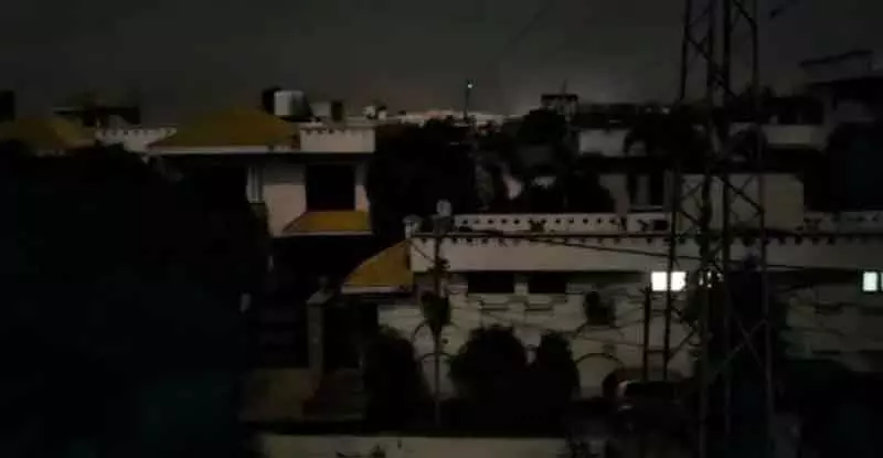 Jammu में अशांति के बाद पहली बार शांतिपूर्ण रात, बिना सायरन के मिली नींद Jammu में अशांति के बाद पहली बार शांतिपूर्ण रात, बिना सायरन के मिली नींद