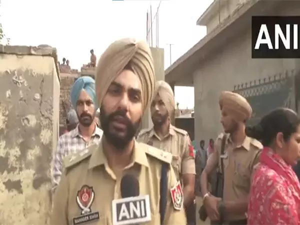 Amritsar के मजीठा में जहरीली शराब पीने से 14 लोगों की मौत Amritsar के मजीठा में जहरीली शराब पीने से 14 लोगों की मौत