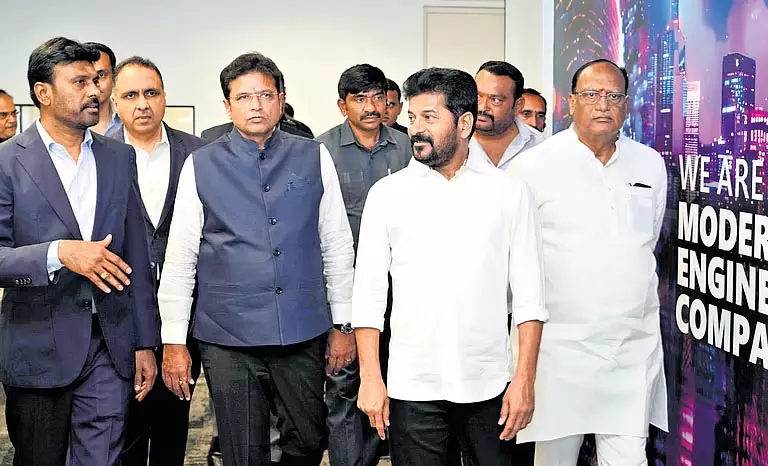तेलंगाना अब निवेश आकर्षित करने और रोजगार सृजन में शीर्ष राज्य: CM Revanth Reddy तेलंगाना अब निवेश आकर्षित करने और रोजगार सृजन में शीर्ष राज्य: CM Revanth Reddy