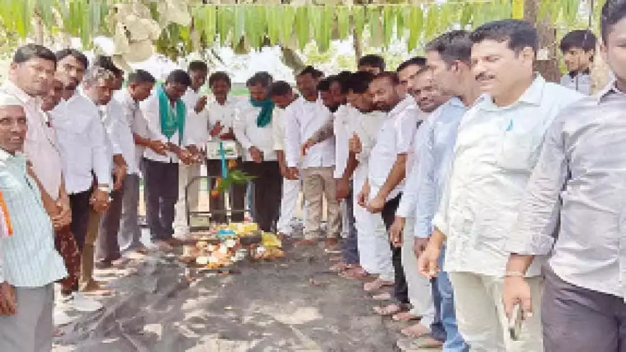 Khanapur : किसानों से क्रय केन्द्रों का उपयोग करने को कहा गया Khanapur : किसानों से क्रय केन्द्रों का उपयोग करने को कहा गया
