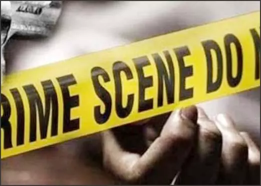 बारात स्वागत के दौरान मोबाइल गिरा, जो युवक पाया उनकी हुई हत्या बारात स्वागत के दौरान मोबाइल गिरा, जो युवक पाया उनकी हुई हत्या