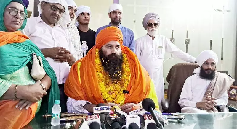 Haryana : दादूवाल और झिंडा के बीच हाथ मिलाने से गुरुद्वारों पर नियंत्रण के लिए संघर्ष तेज Haryana : दादूवाल और झिंडा के बीच हाथ मिलाने से गुरुद्वारों पर नियंत्रण के लिए संघर्ष तेज