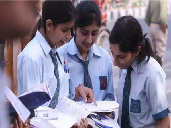 CBSE Class 12th के नतीजे घोषित, 88.39 प्रतिशत छात्र परीक्षा में पास CBSE Class 12th के नतीजे घोषित, 88.39 प्रतिशत छात्र परीक्षा में पास
