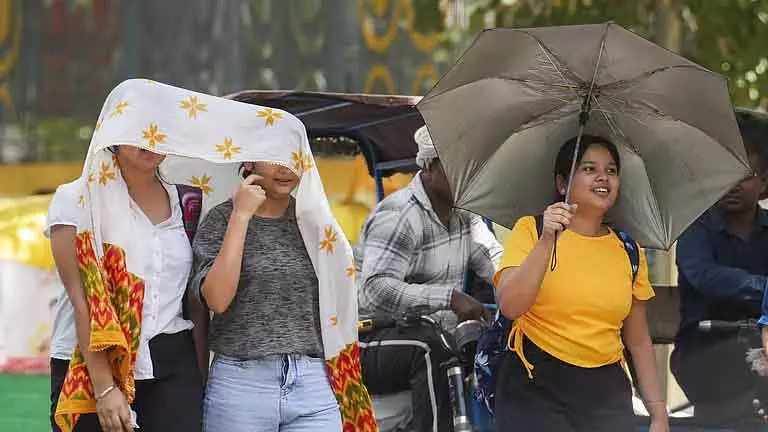 Delhi: पश्चिमी विक्षोभ के हटते ही राजधानी गर्मी के लिए तैयार Delhi: पश्चिमी विक्षोभ के हटते ही राजधानी गर्मी के लिए तैयार