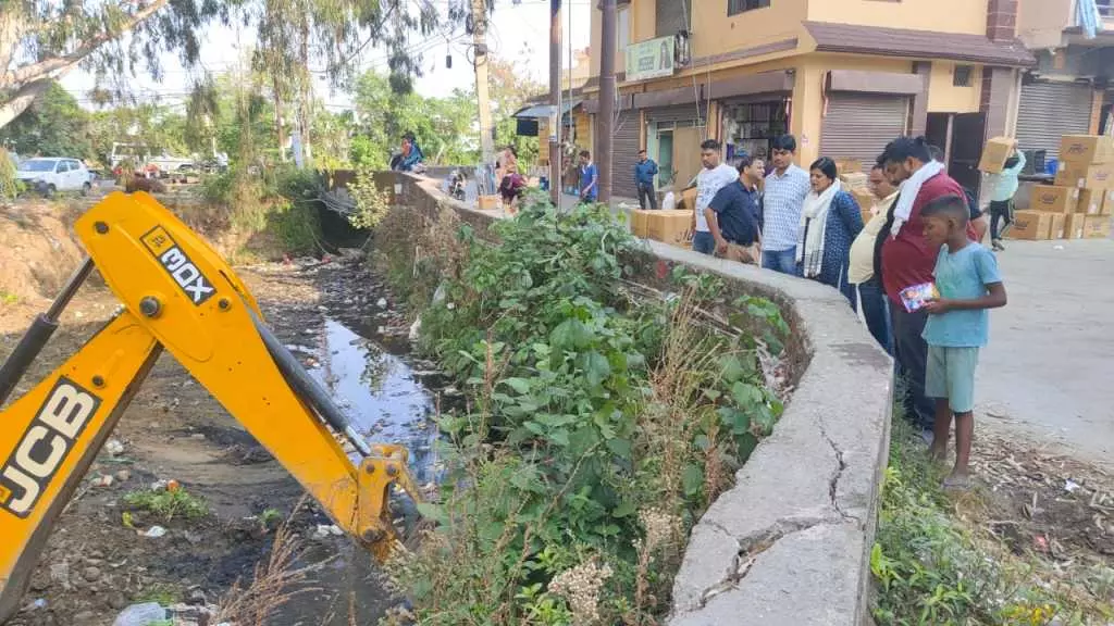 Haldwani: रकसिया नाला होगा साफ, सफाई कार्य पर खर्च होंगे 50 लाख रुपये Haldwani: रकसिया नाला होगा साफ, सफाई कार्य पर खर्च होंगे 50 लाख रुपये