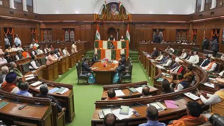 दिल्ली विधानसभा सौर ऊर्जा से चलेगी, एलजी ने 500 किलोवाट प्लांट की नींव रखी दिल्ली विधानसभा सौर ऊर्जा से चलेगी, एलजी ने 500 किलोवाट प्लांट की नींव रखी