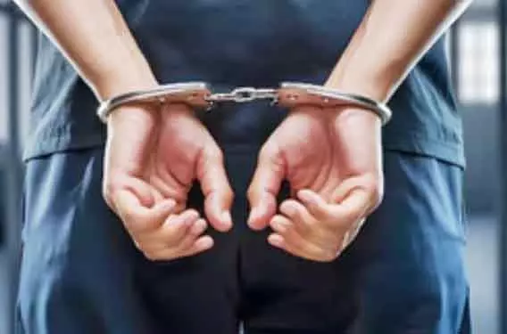 बार में तोड़फोड़ और बाउंसर को गोली मारने के मामले में 13 गिरफ्तार बार में तोड़फोड़ और बाउंसर को गोली मारने के मामले में 13 गिरफ्तार