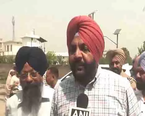 अमृतसर के सांसद औजला ने मजीठा में जहरीली शराब त्रासदी के लिए आप सरकार को जिम्मेदार ठहराया अमृतसर के सांसद औजला ने मजीठा में जहरीली शराब त्रासदी के लिए आप सरकार को जिम्मेदार ठहराया