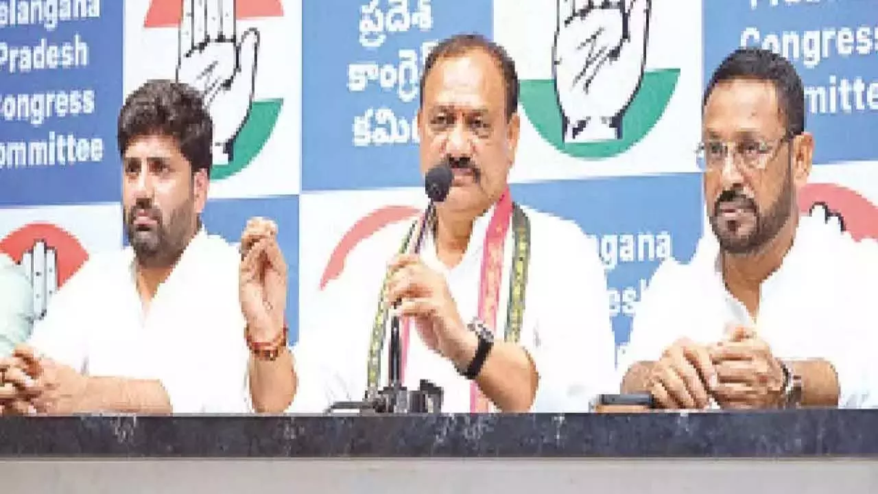 कांग्रेस ने रेवंत के खिलाफ गलत बयानबाजी करने पर एटाला पर किया पलटवार कांग्रेस ने रेवंत के खिलाफ गलत बयानबाजी करने पर एटाला पर किया पलटवार