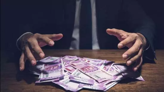 BMC अफसर दोषी, रिश्वत लेने पर तीन साल की जेल BMC अफसर दोषी, रिश्वत लेने पर तीन साल की जेल