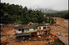 Wayanad भूस्खलन आपदा प्रभावित लोगों के लिए 10 घरों की नींव का काम पूरा हुआ Wayanad भूस्खलन आपदा प्रभावित लोगों के लिए 10 घरों की नींव का काम पूरा हुआ