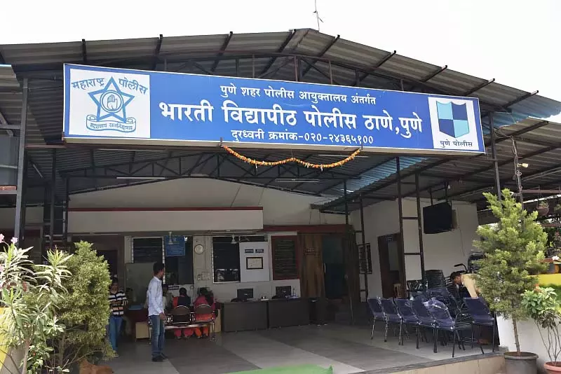 Pune : पति की प्रेमिका द्वारा प्रताड़ित किए जाने के बाद महिला ने आत्महत्या कर ली Pune : पति की प्रेमिका द्वारा प्रताड़ित किए जाने के बाद महिला ने आत्महत्या कर ली