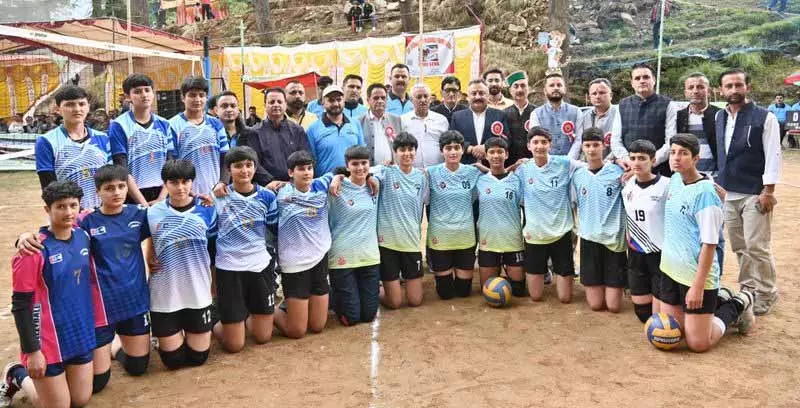 शिक्षा मंत्री ने Jubbal में 4.5 करोड़ रुपये की सड़क योजना का अनावरण किया शिक्षा मंत्री ने Jubbal में 4.5 करोड़ रुपये की सड़क योजना का अनावरण किया