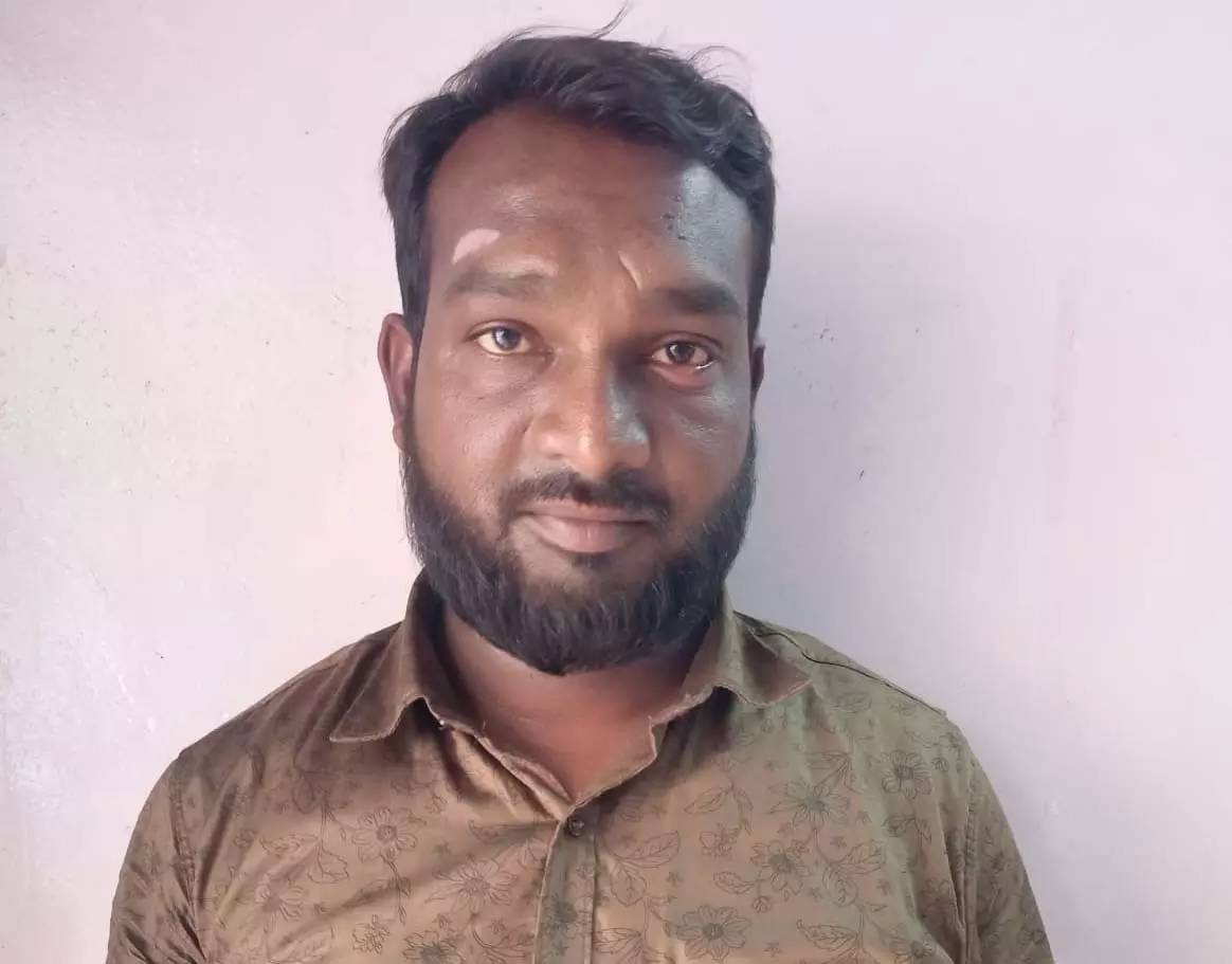 8 सालों से फरार आरोपी की हुई गिरफ्तारी, खमतराई पुलिस ने बिलासपुर में दबोचा 8 सालों से फरार आरोपी की हुई गिरफ्तारी, खमतराई पुलिस ने बिलासपुर में दबोचा