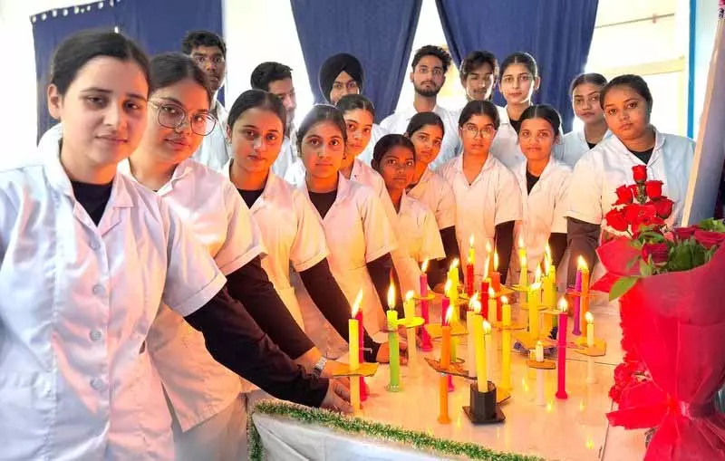 Jalandhar: सेंट सोल्जर नर्सिंग प्रशिक्षण संस्थान ने अंतर्राष्ट्रीय नर्स दिवस मनाया Jalandhar: सेंट सोल्जर नर्सिंग प्रशिक्षण संस्थान ने अंतर्राष्ट्रीय नर्स दिवस मनाया