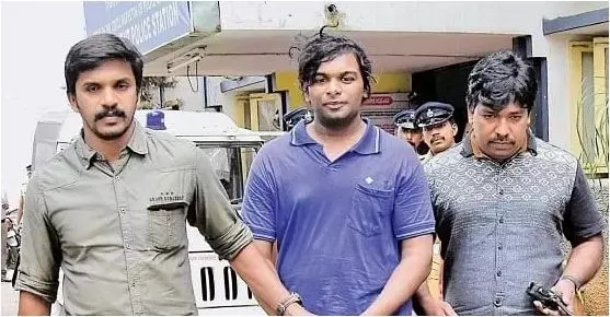 Nanthencode murder case: कैडेल जीनसन राजा को आजीवन कारावास और 15 लाख का जुर्माना Nanthencode murder case: कैडेल जीनसन राजा को आजीवन कारावास और 15 लाख का जुर्माना