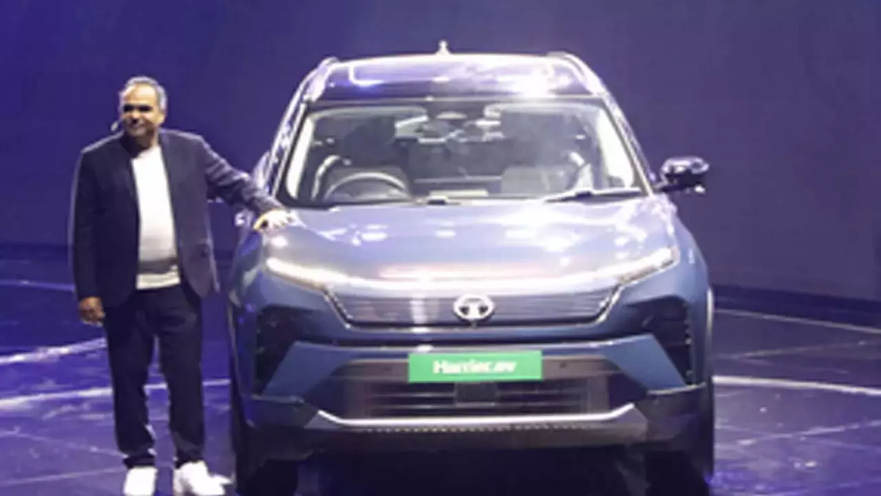 Tata Motor का शुद्ध लाभ चौथी तिमाही में 51 प्रतिशत घटकर 8,470 करोड़ रुपये रहा Tata Motor का शुद्ध लाभ चौथी तिमाही में 51 प्रतिशत घटकर 8,470 करोड़ रुपये रहा