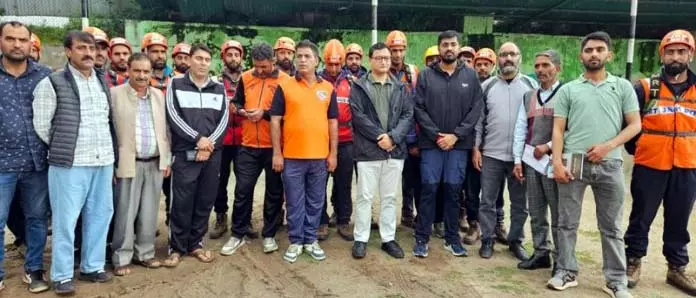 DC बारामुल्ला ने उरी का व्यापक दौरा किया, राहत उपायों की समीक्षा की DC बारामुल्ला ने उरी का व्यापक दौरा किया, राहत उपायों की समीक्षा की