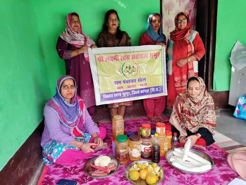 Kangra की ग्रामीण महिलाएं आत्मनिर्भरता की नई परिभाषा गढ़ रही Kangra की ग्रामीण महिलाएं आत्मनिर्भरता की नई परिभाषा गढ़ रही