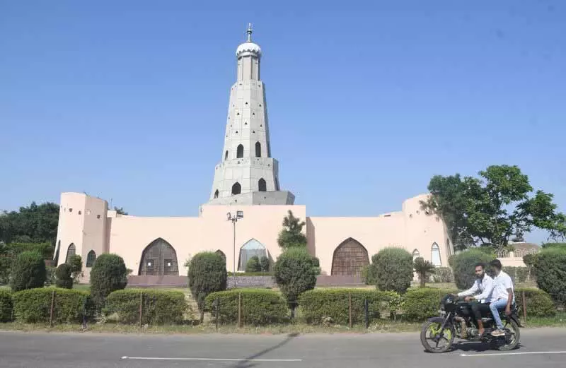 Banda Singh बहादुर स्मारक फतेह दिवस पर बंद Banda Singh बहादुर स्मारक फतेह दिवस पर बंद