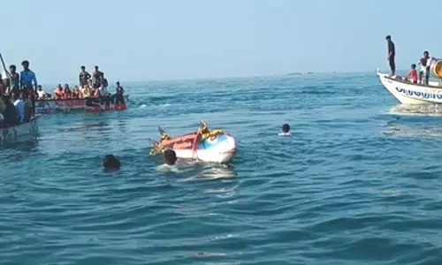 मरियूर मंदिर चिथिराई महोत्सव: समुद्र में जाल फेंकने की रस्म के साथ तिरुकल्याणम मरियूर मंदिर चिथिराई महोत्सव: समुद्र में जाल फेंकने की रस्म के साथ तिरुकल्याणम