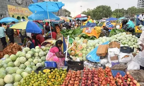 गर्मी बढ़ी: सब्जियों के दाम बढ़े