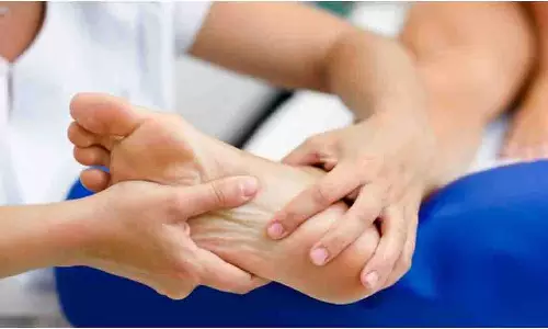 Back Pain Relief: कमर दर्द है तो शरीर के इन हिस्सों की करें मालिश, कुछ ही दिनों में मिलेगी राहत Back Pain Relief: कमर दर्द है तो शरीर के इन हिस्सों की करें मालिश, कुछ ही दिनों में मिलेगी राहत
