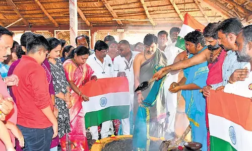 ऑपरेशन सिन्दूर की सफलता के लिए Warangal के ऐतिहासिक भद्रकाली मंदिर में चंडी होम किया